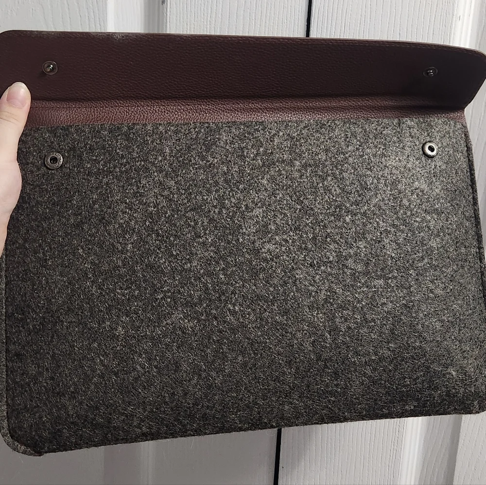 The Slate Drawing Tablet and Accessories (New/Like New)